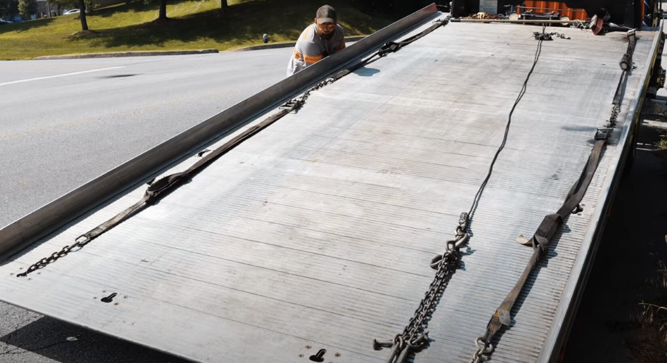 Professional towing and roadside assistance equipment in Ankeny, IA